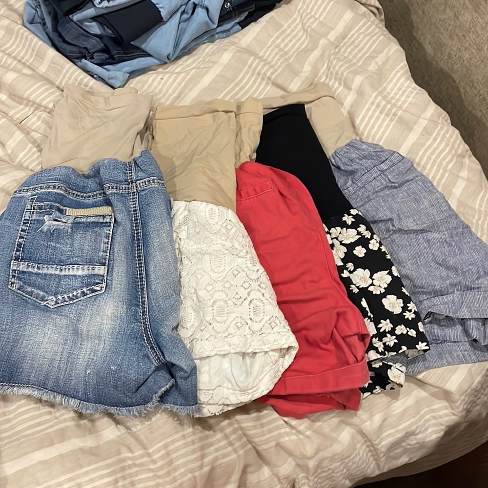 Maternity shorts